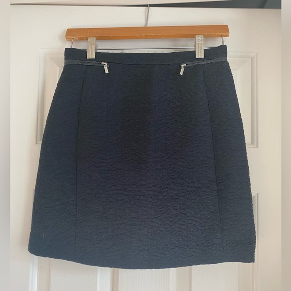 H&M Textured Mini Skirt Sz 6 - Picture 2 of 9